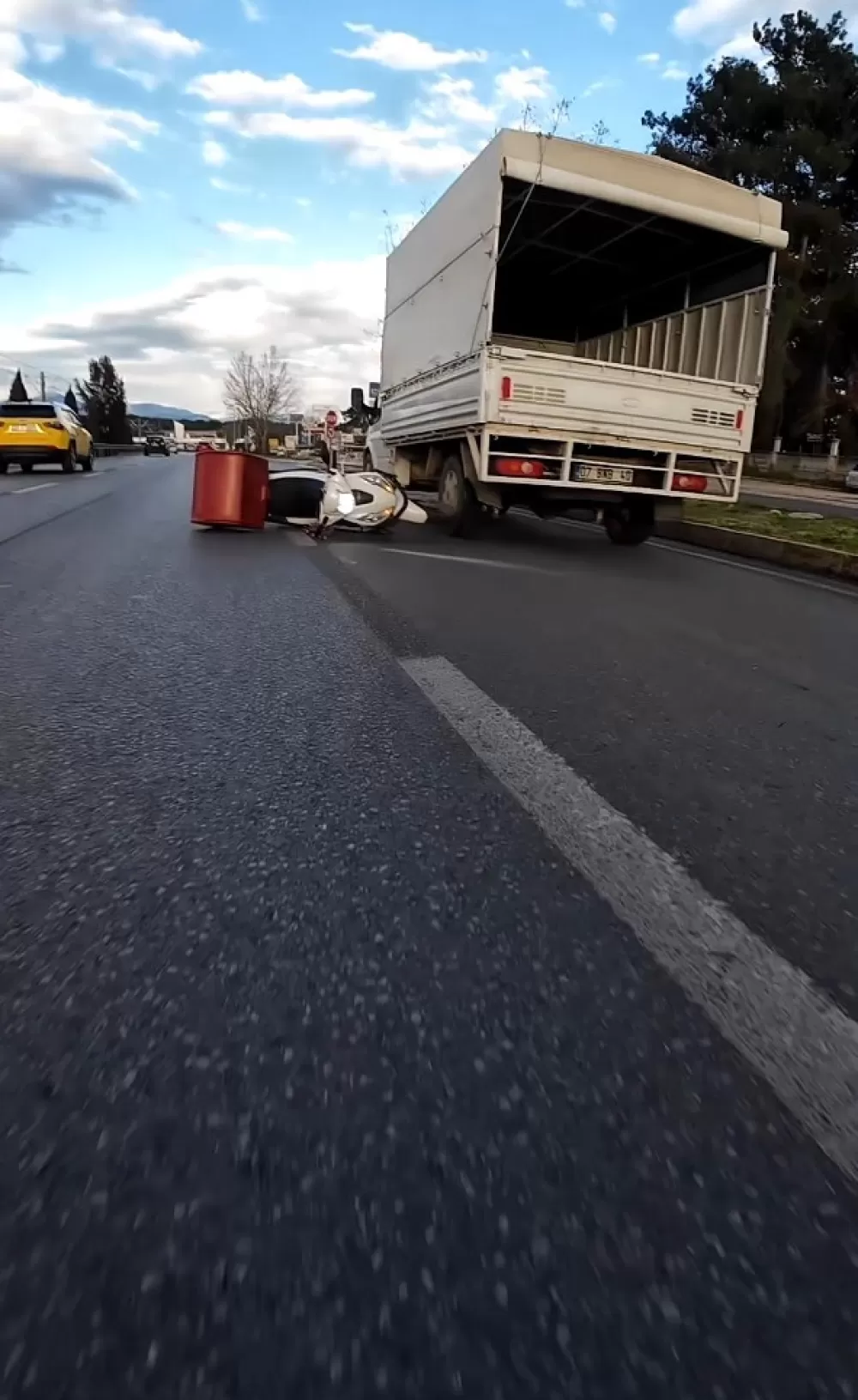 Antalya'da faciadan dönülen o anlar kamerada Motokurye ölümle burun buruna geldi