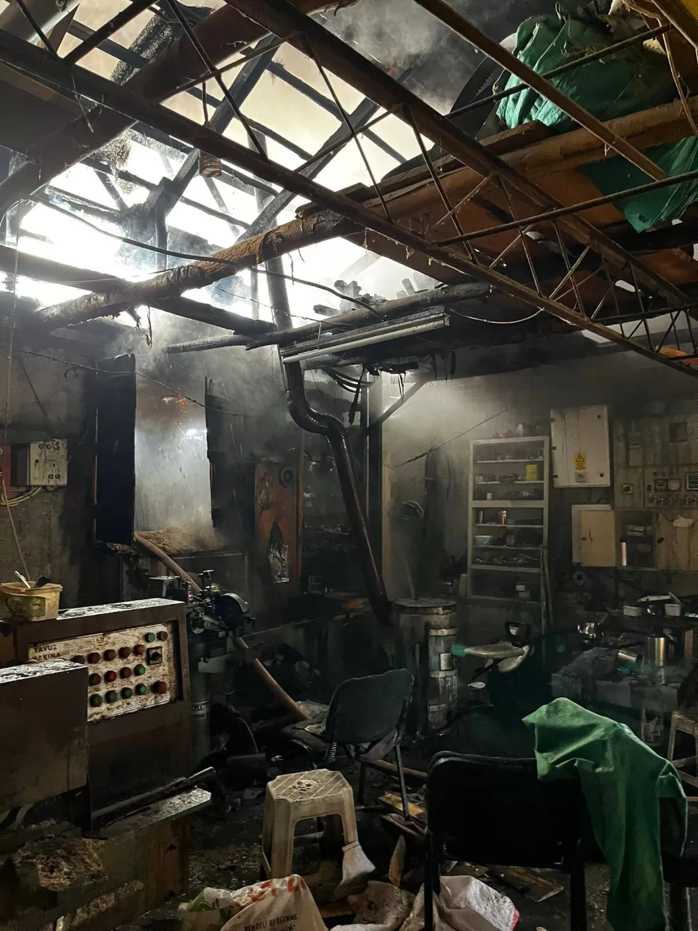 Gölhisar'da doğrama atölyesinde yangın! Ekipler seferber oldu