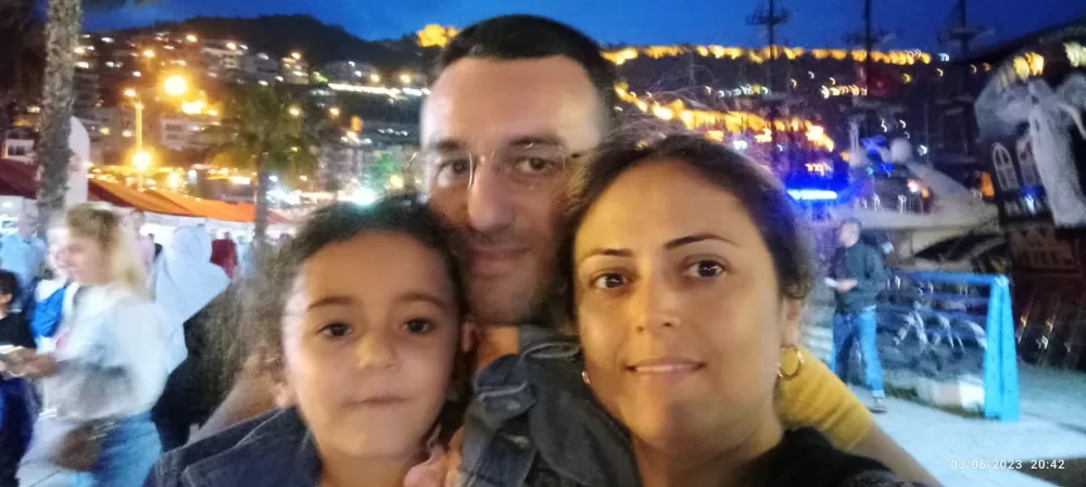 Sevgililer Günü'nde eşinden gelen hayat