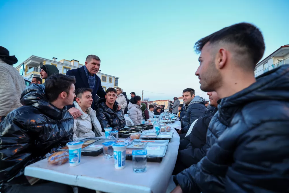 Burdur'da gönül sofrası Başkan Ercengiz mahalle sakinleriyle buluştu