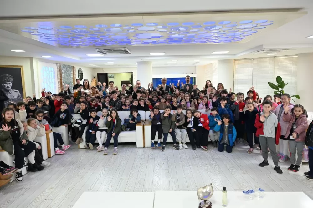 Minik öğrencilerden Kepez Belediyesinde 'Yönetim' mesaisi