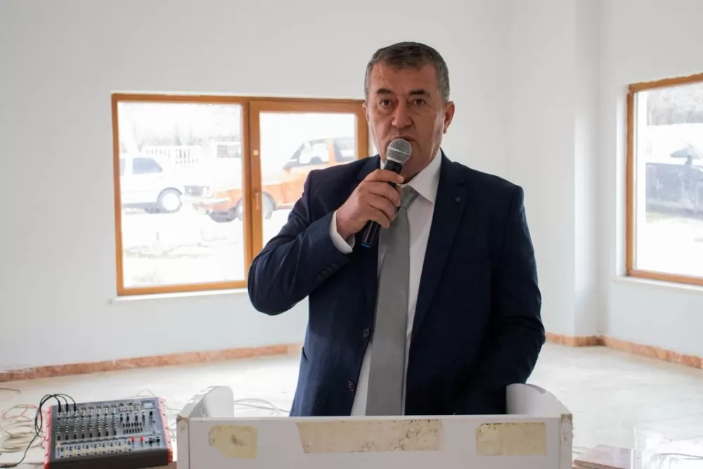 Karamanlı'da cemiyet başkanını seçti! Başkan Gökbayrak güven tazeledi