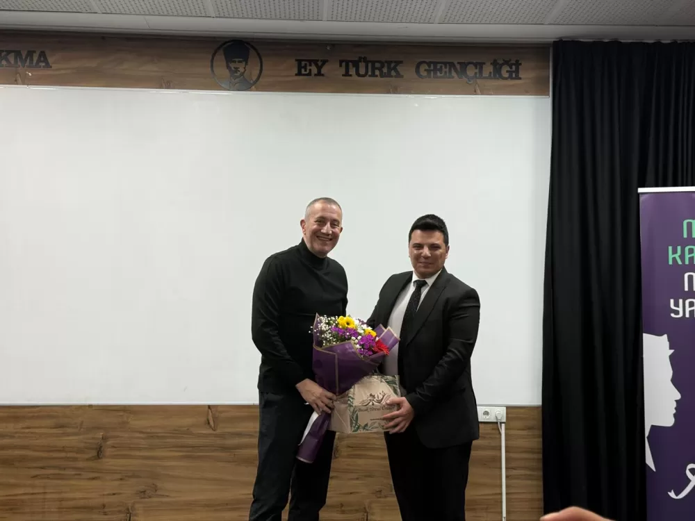 Bucak'ta “Dijital Aile” semineri yoğun katılımla gerçekleştirildi