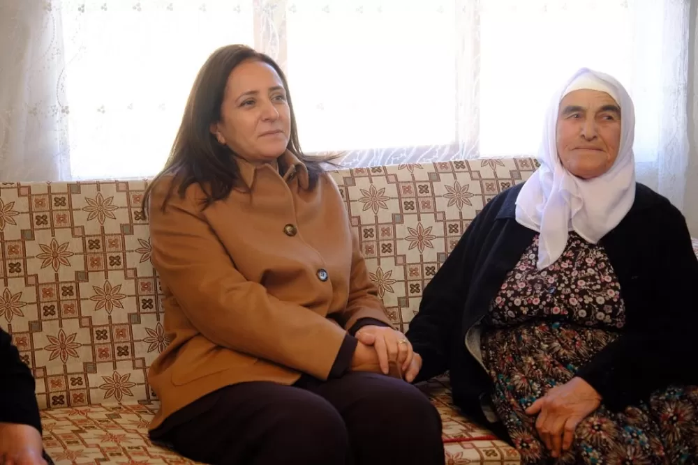 Vali Bilgihan’dan Kışla Mahallesi’nde hane ziyareti Vatandaşın taleplerini dinledi