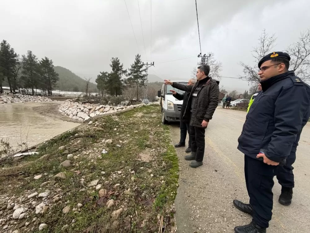 Bucak’ta sel hasara neden oldu Kaymakam Kuruca sahada