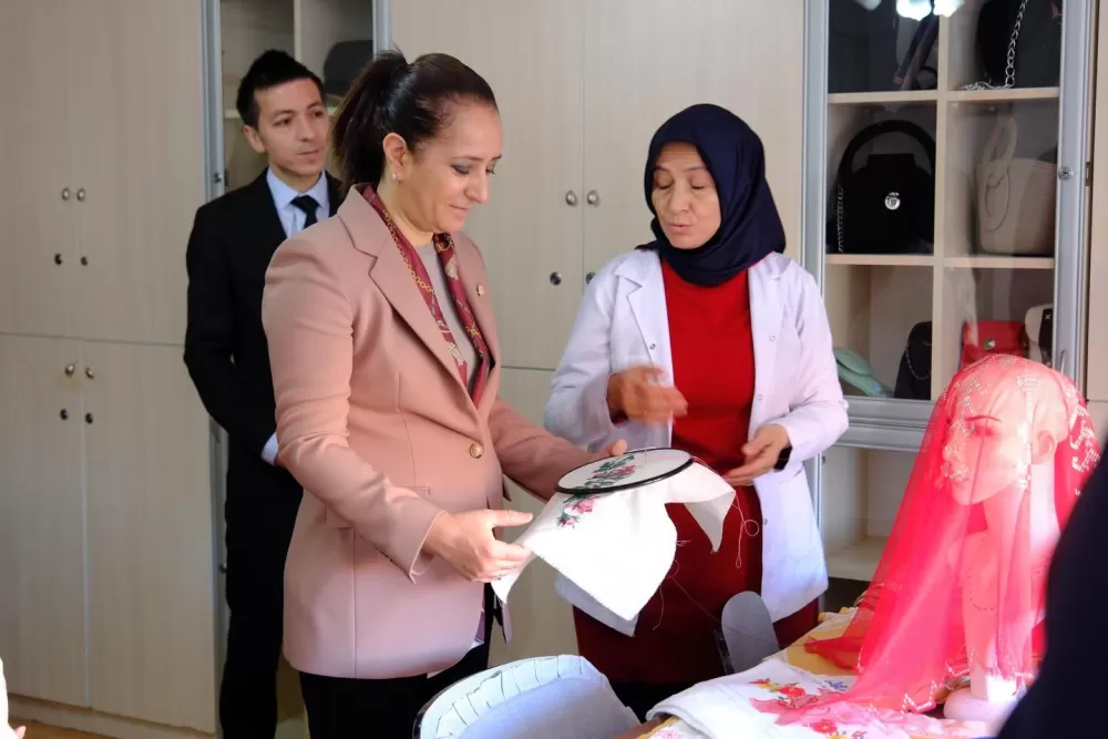 Vali Bilgihan’dan ADEM’e yakın markaj Sosyal projeler yerinde incelendi