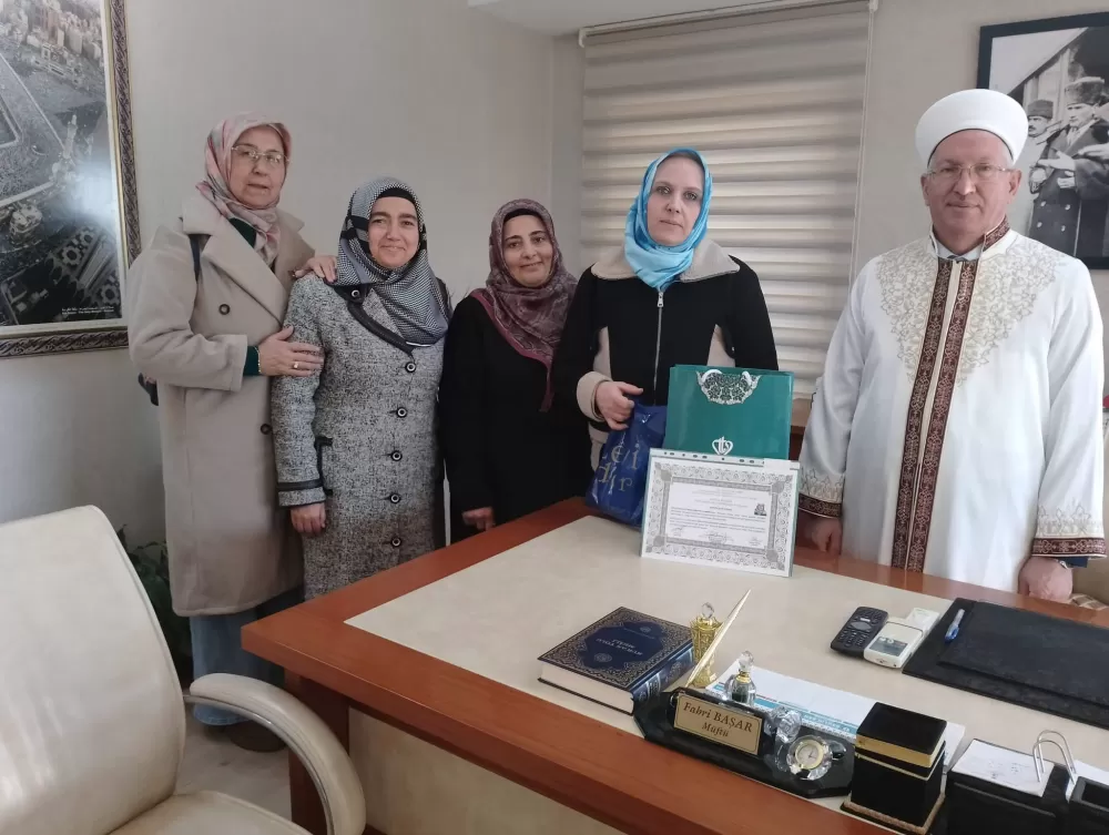 Alman vatandaşı Struss müslüman oldu! 'Elif ismini aldı