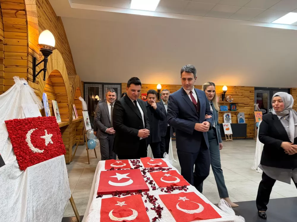 Bucak'ta “Dijital Aile” semineri yoğun katılımla gerçekleştirildi