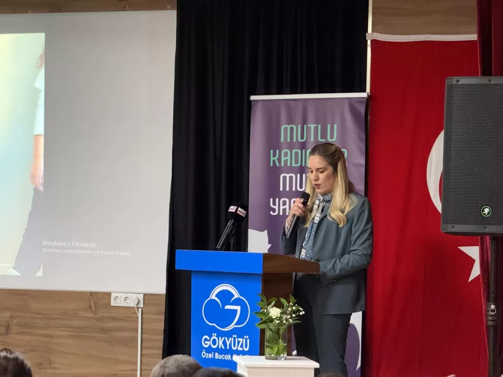 Bucak'ta “Dijital Aile” semineri yoğun katılımla gerçekleştirildi