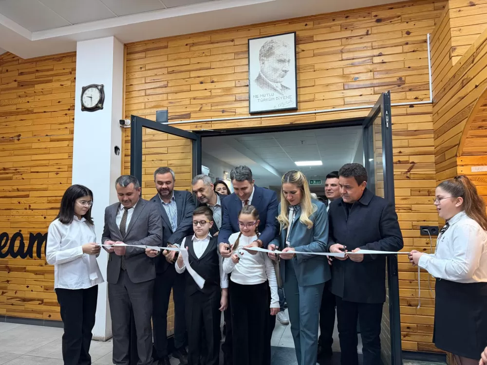 Bucak'ta “Dijital Aile” semineri yoğun katılımla gerçekleştirildi