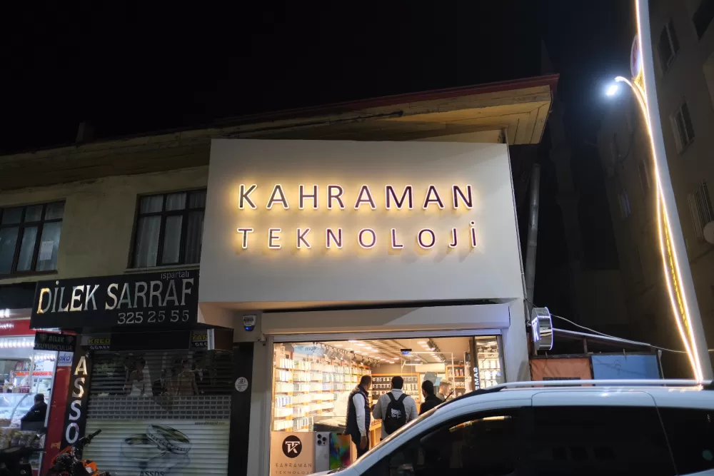 Kahraman Teknoloji'den 14 Şubat kampanyası! '1 Alana 1 Bedava' fırsatı kaçmaz