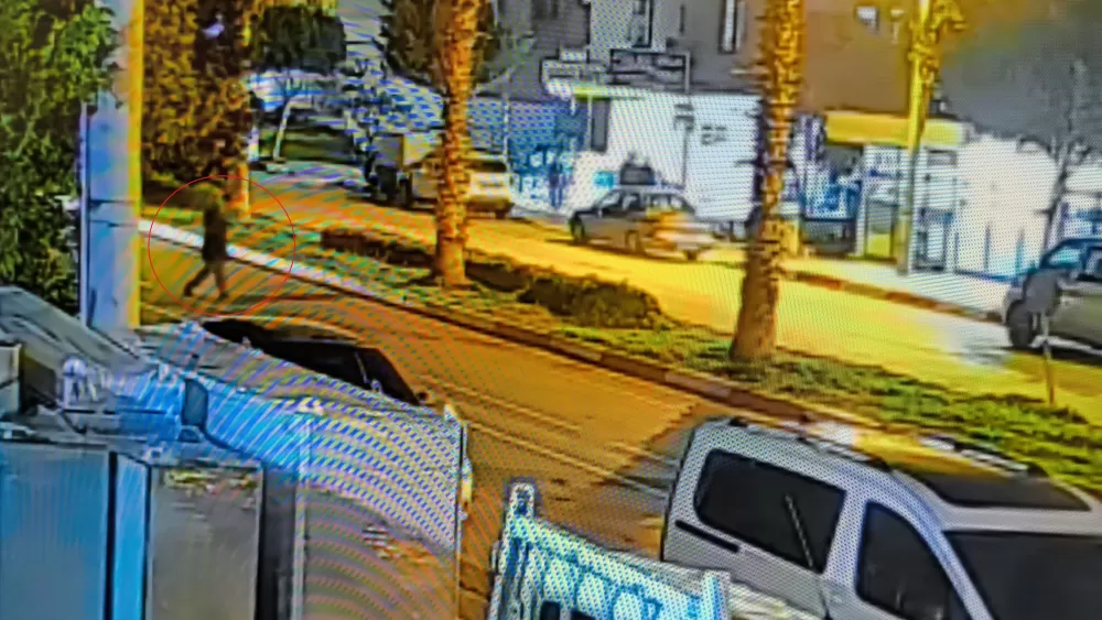 Antalya'da Ramazan'ın ilk günü  teravih namazına giderken çarpılan Kadın hayatını kaybetti