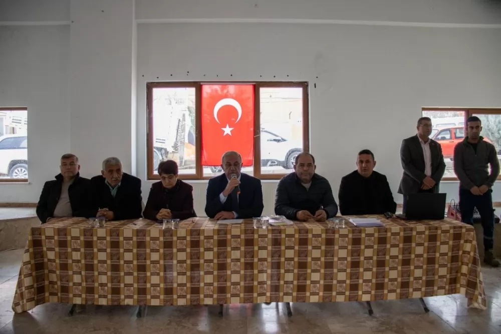 Karamanlı'da cemiyet başkanını seçti! Başkan Gökbayrak güven tazeledi