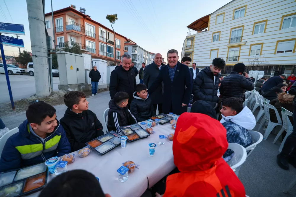 Burdur'da gönül sofrası Başkan Ercengiz mahalle sakinleriyle buluştu