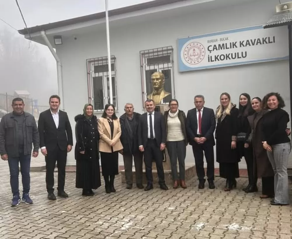 Bucak’ta öğrencilere dijital mola 'Kucaklaşma Zamanı' Çamlık'ta