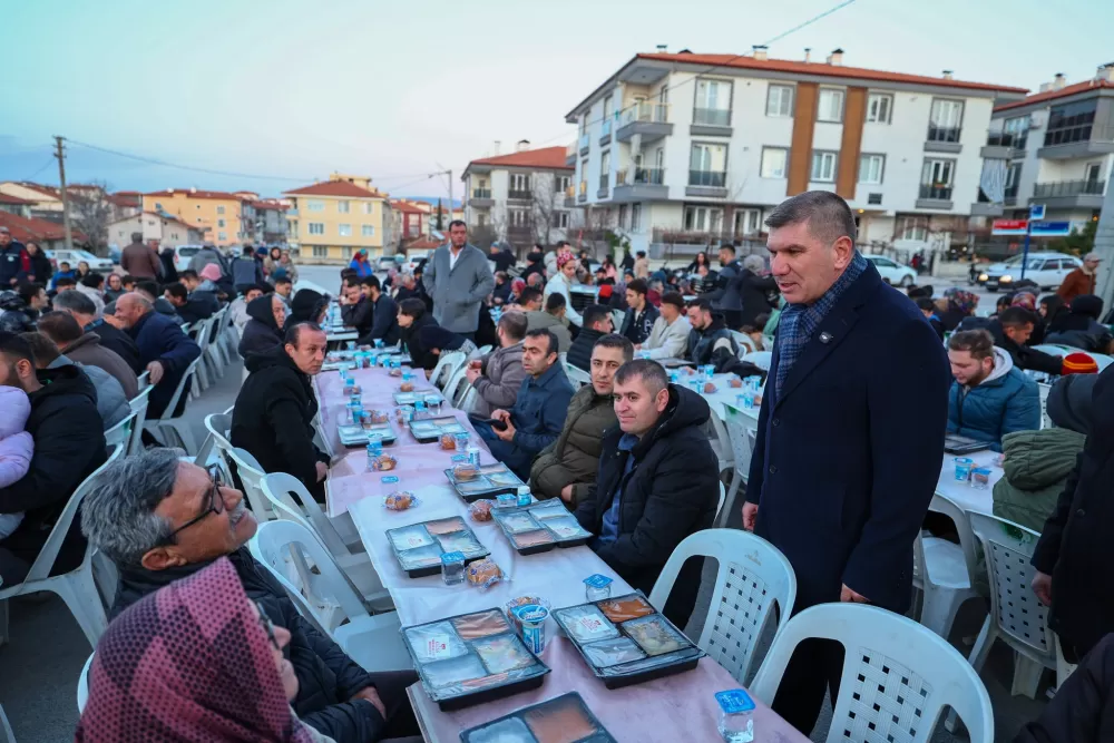 Burdur'da gönül sofrası Başkan Ercengiz mahalle sakinleriyle buluştu