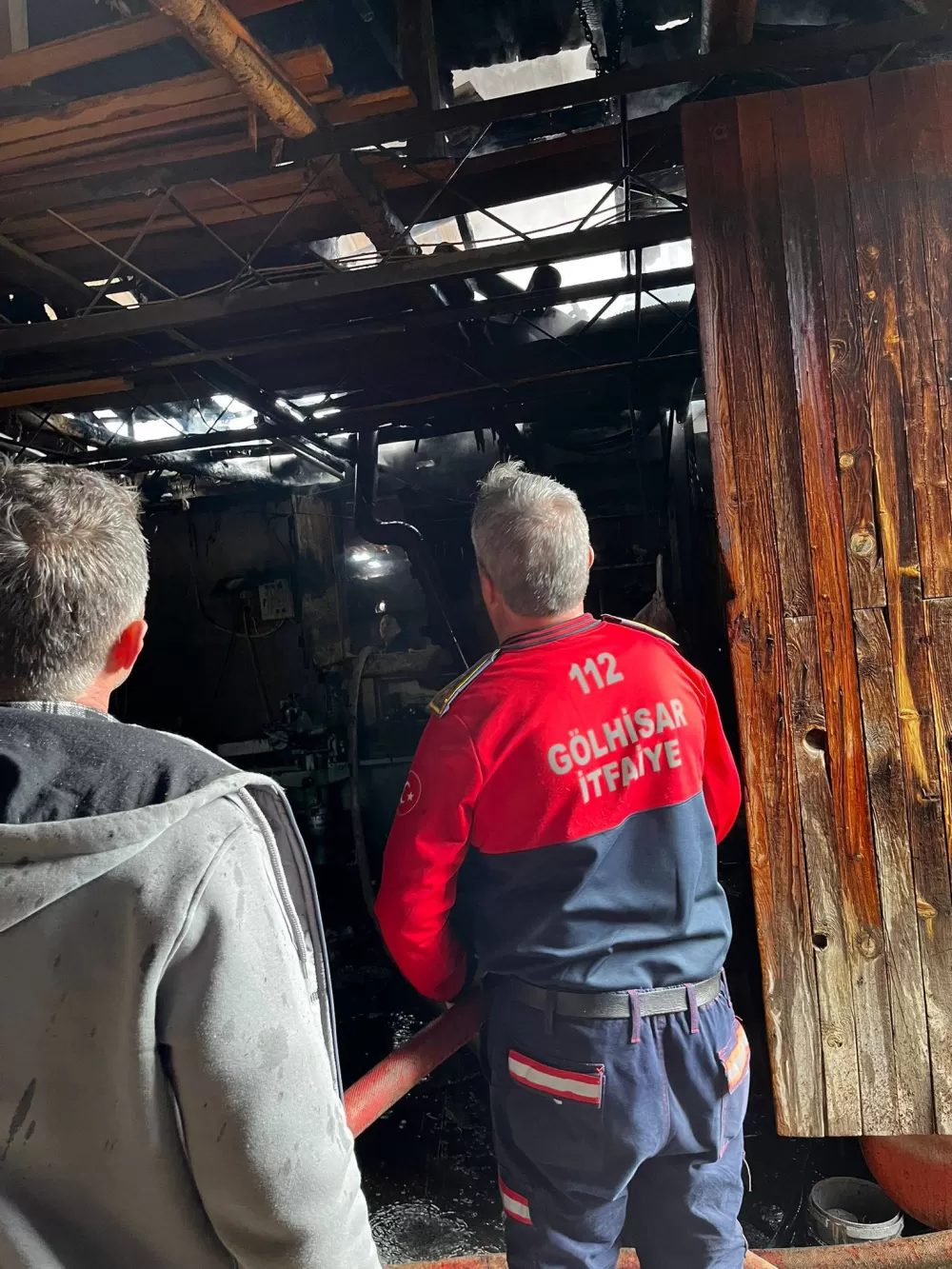 Gölhisar'da doğrama atölyesinde yangın! Ekipler seferber oldu