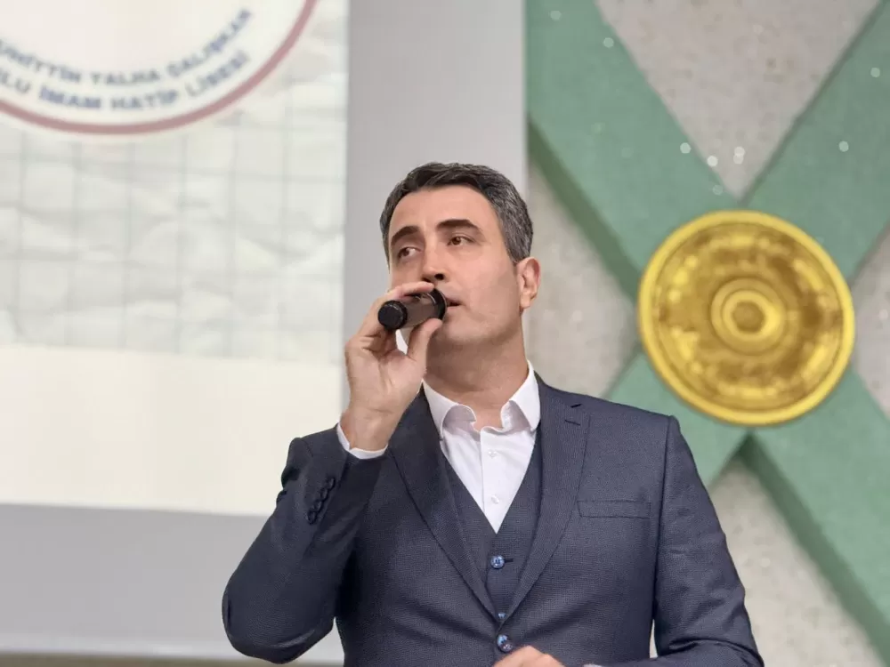 Bucak'ta Sıtkı Aslanhan konferansına yoğun ilgi