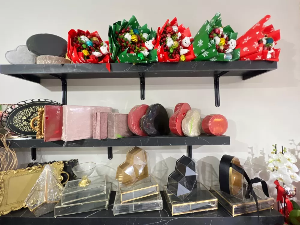 Kelimelerin sustuğu yerde Miraç Çiçekçilik konuşuyor! Bu 14 Şubat’ta mutluluğu hediye edin