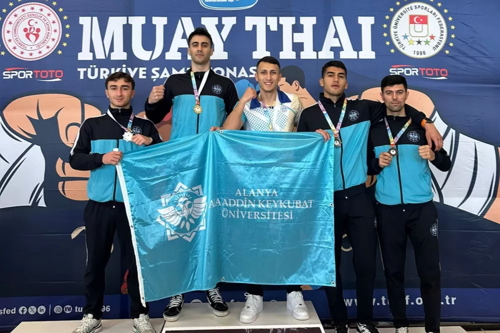  ALKÜ, Burdur'da Yapılan Muay Thai şampiyonasından 5 madalya ile döndü