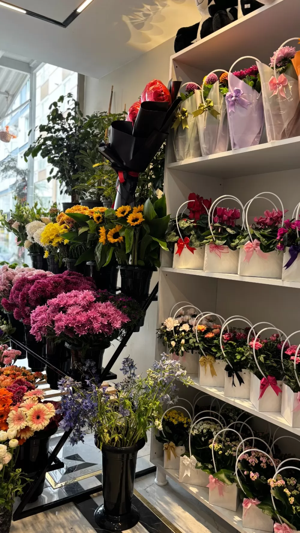 Bucak’ta aşkın yeni adresi Lotus Flower kapılarını açtı 14 Şubat'a anlam katın