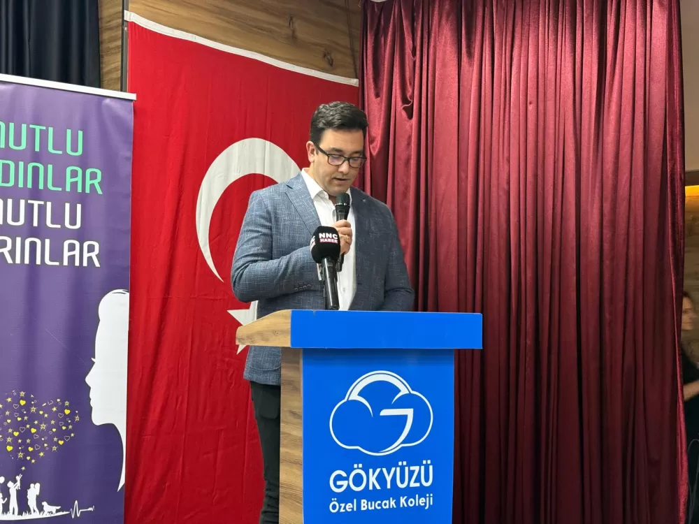 Bucak'ta “Dijital Aile” semineri yoğun katılımla gerçekleştirildi