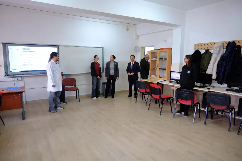 Vali Bilgihan’dan eğitim mesaisi Sınıf ve atölyeleri inceledi