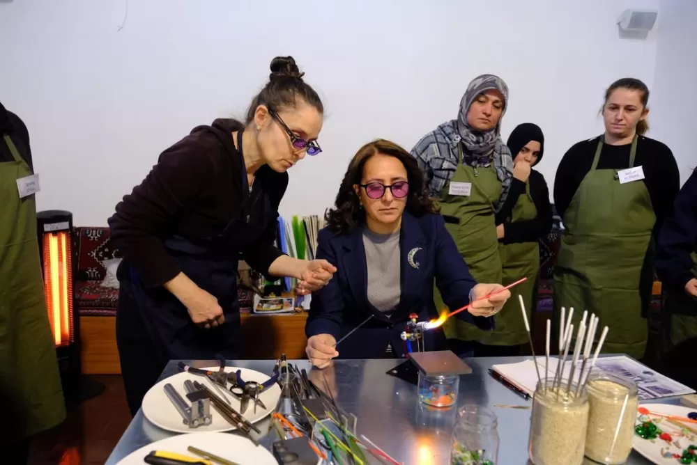 Burdur’da cam sanatı kadın istihdamıyla buluşuyor