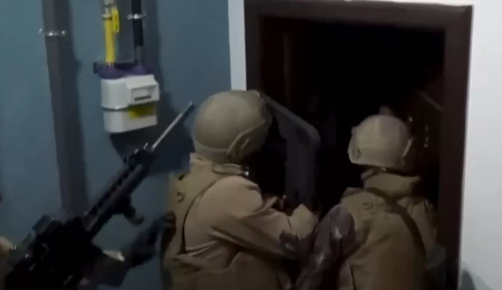 Antalya'da "istihbaratçı" yalanıyla 3,5 milyonluk vurgun yaptılar