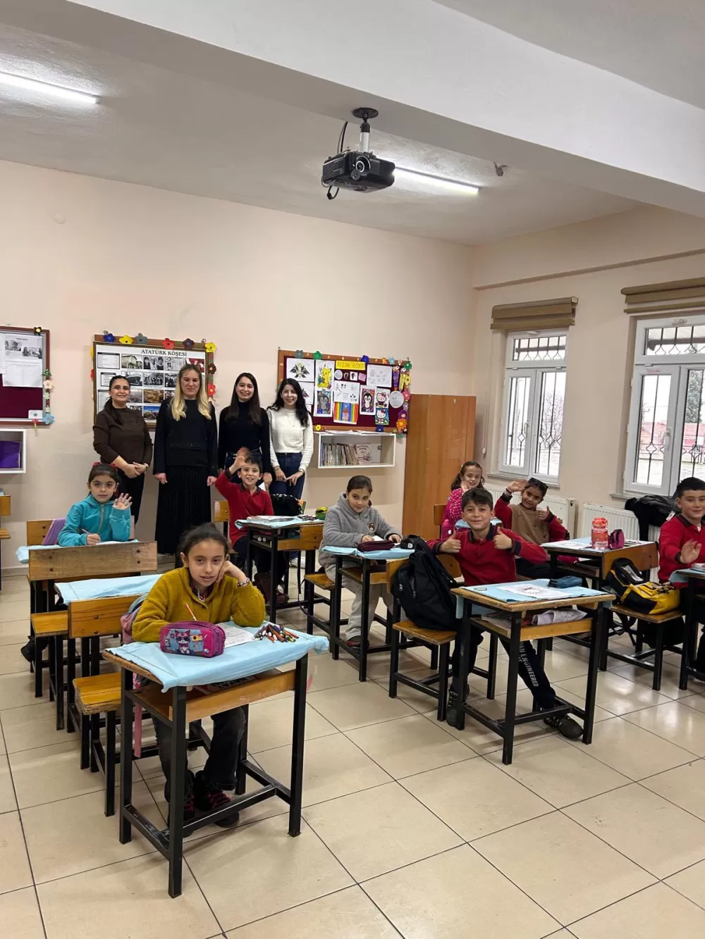 Bucak’ta öğrencilere dijital mola 'Kucaklaşma Zamanı' Çamlık'ta