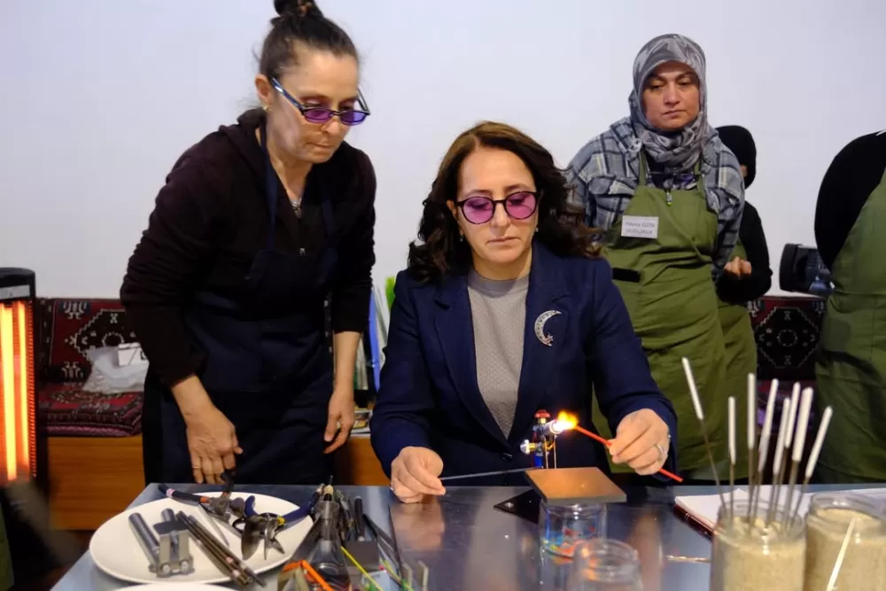 Burdur’da cam sanatı kadın istihdamıyla buluşuyor