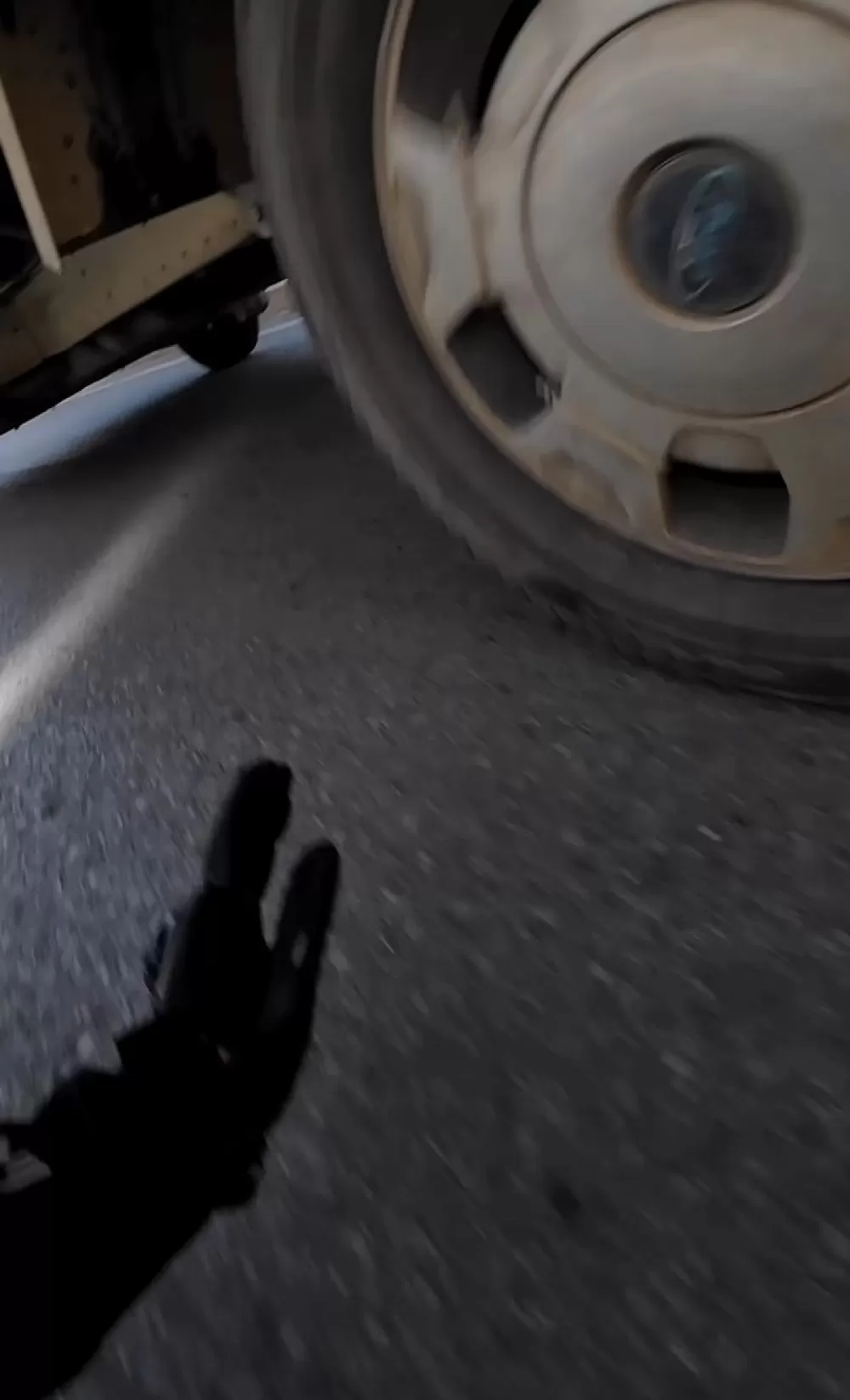 Antalya'da faciadan dönülen o anlar kamerada Motokurye ölümle burun buruna geldi