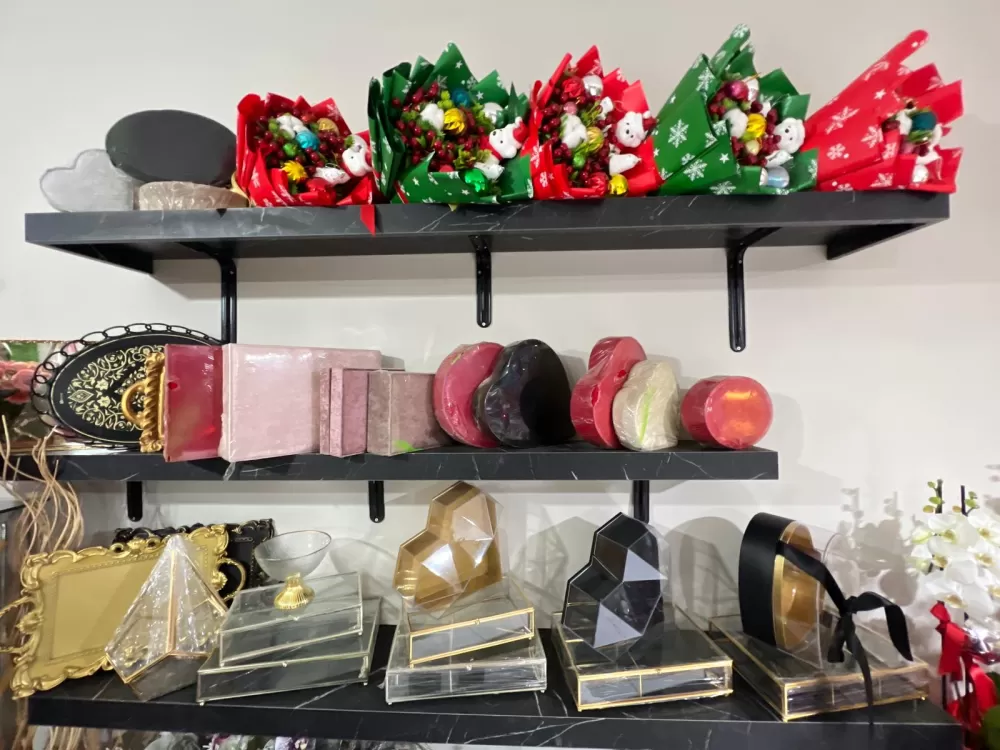 Kelimelerin sustuğu yerde Miraç Çiçekçilik konuşuyor! Bu 14 Şubat’ta mutluluğu hediye edin