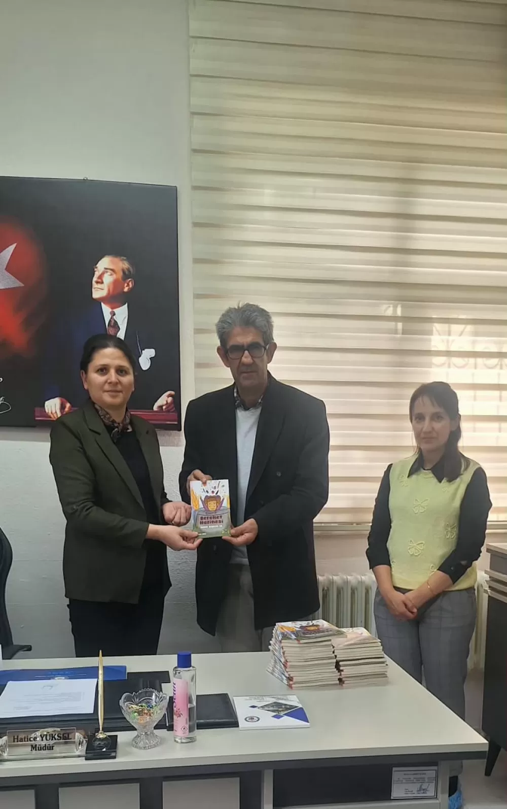 Şair Yıldız’dan minik yüreklere kitap seferberliği