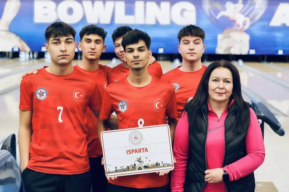 Isparta’da bowling zaferi Mustafa Gürkan Anadolu Lisesi Türkiye’nin zirvesinde