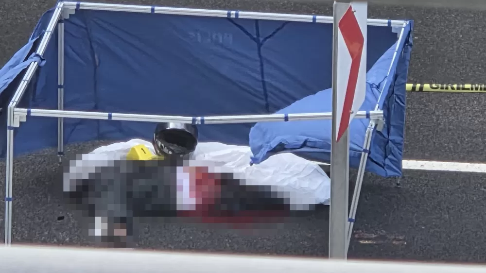  Ankara Elmadağ'da  feci kaza  bariyere çarpan motosikleti sürücünün üzerinden otobüs geçti