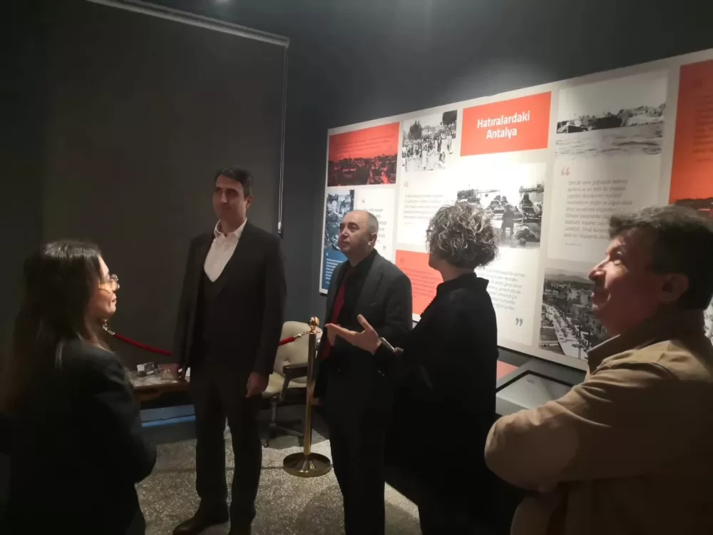 Bucak’a modern kütüphane için Antalya modeli Heyet Dokumapark’ı inceledi