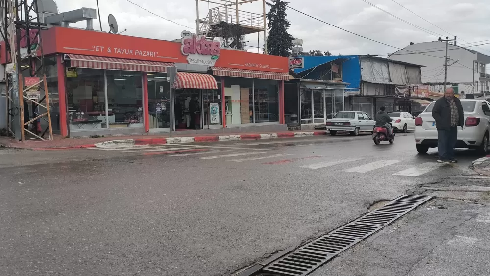 Antalya'da feci kaza kamerada Genç sürücü kurtarılamadı