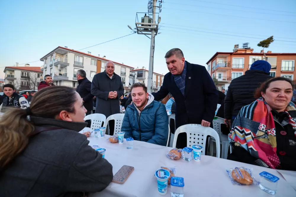 Burdur'da gönül sofrası Başkan Ercengiz mahalle sakinleriyle buluştu