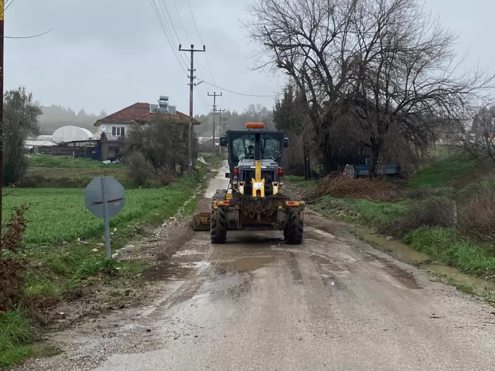 Bucak’ta sel hasara neden oldu Kaymakam Kuruca sahada