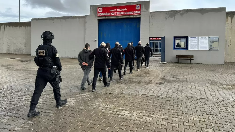 DEAŞ'ın İnterpol tarafından aranan sözde 7 yöneticisi Afyonkarahisar polisi tarafından yakalandı