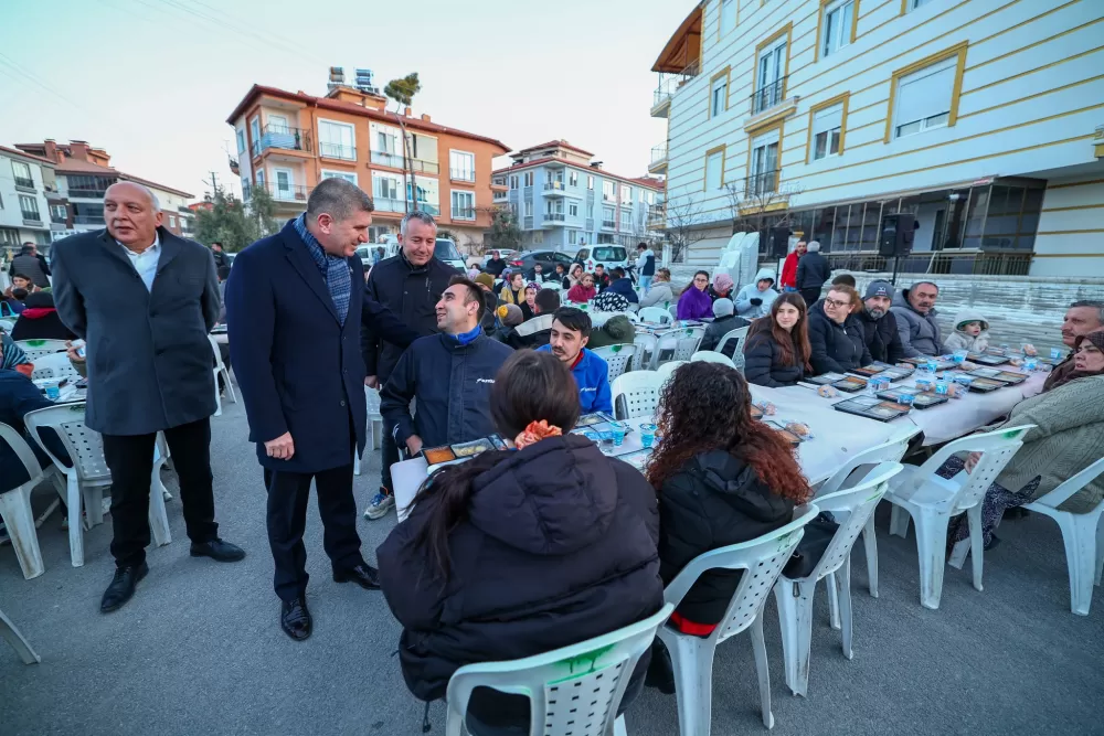 Burdur'da gönül sofrası Başkan Ercengiz mahalle sakinleriyle buluştu
