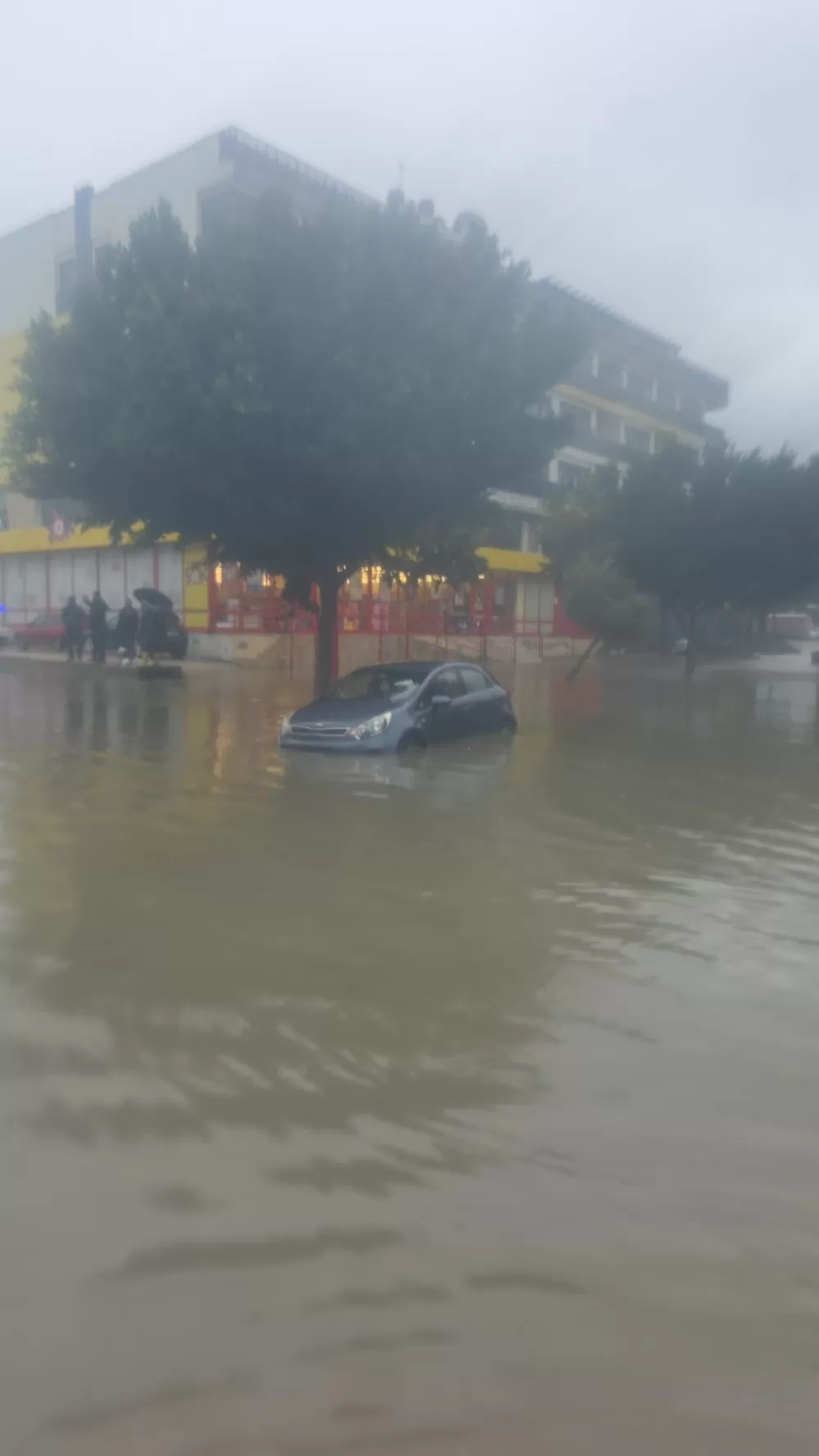 Antalya'da sağanak yağış 7 ilçede eğitime ara verildi