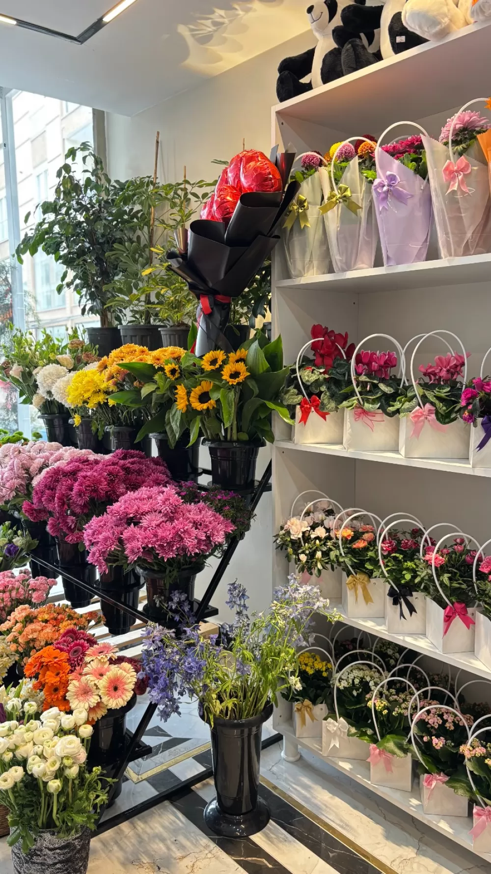 Bucak’ta aşkın yeni adresi Lotus Flower kapılarını açtı 14 Şubat'a anlam katın