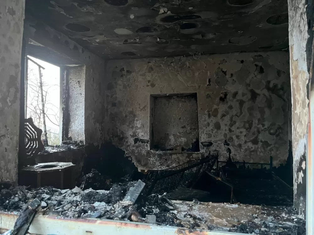 Yangına uykuda yakalanan yaşlı kadın hastaneye kaldırıldı