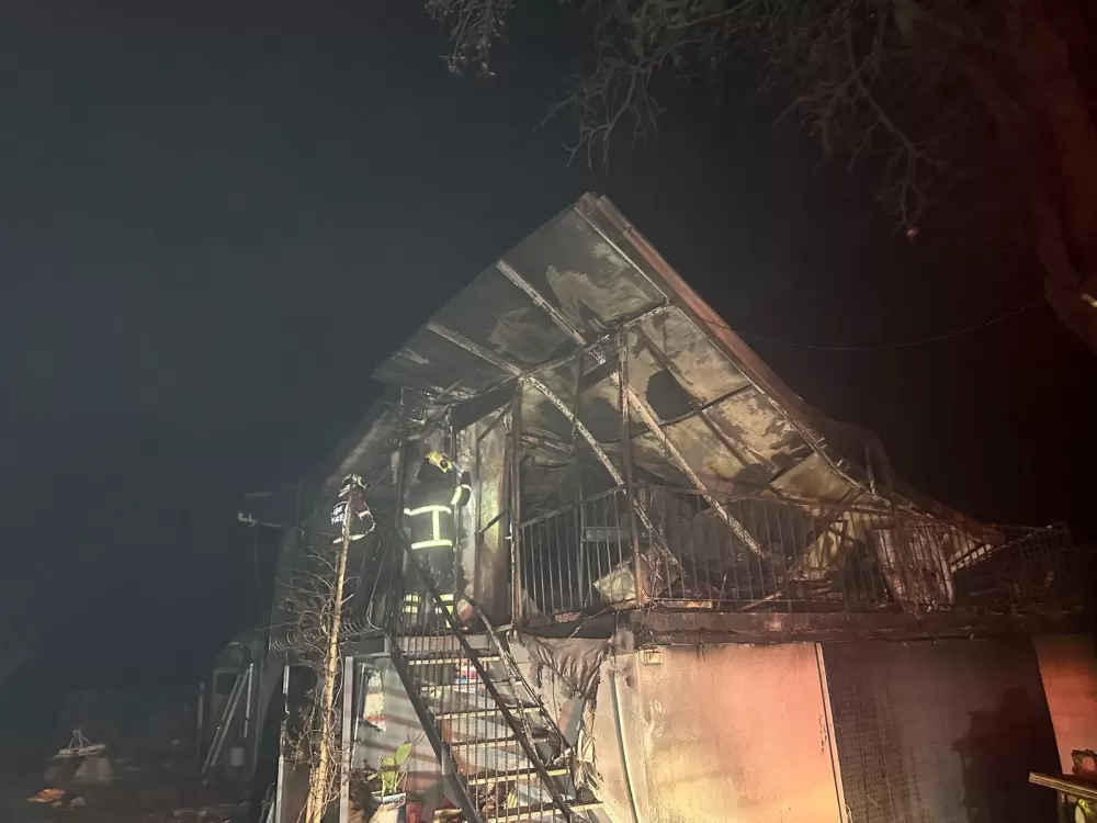 Uşak Sivaslı'da Prefabrik evde çıkan yangında karı-koca hayatını kaybetti