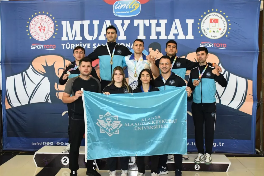 ALKÜ, Burdur'da Yapılan Muay Thai şampiyonasından 5 madalya ile döndü
