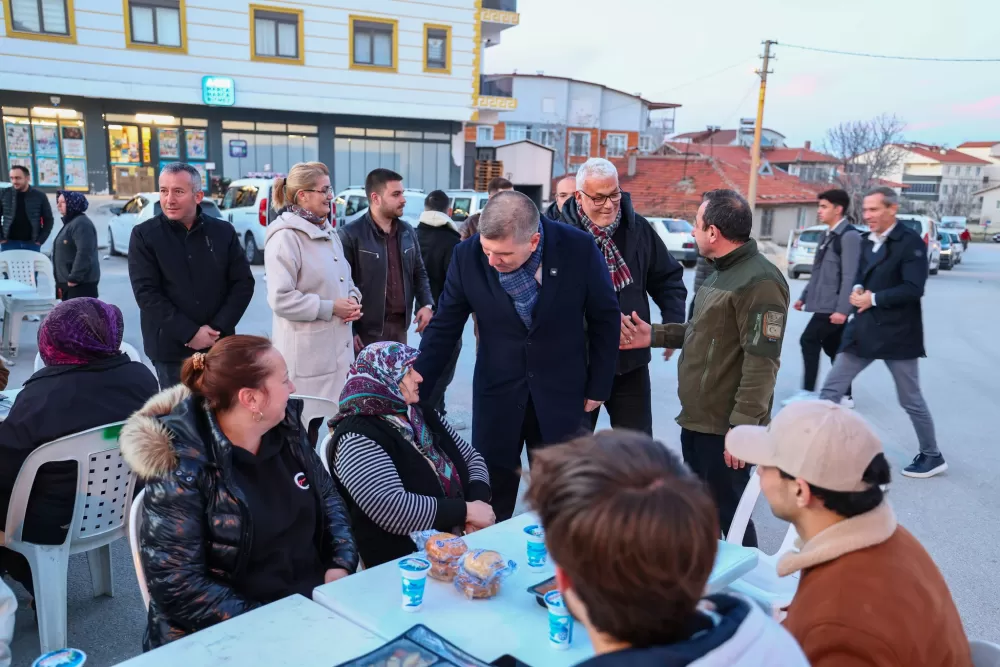 Burdur'da gönül sofrası Başkan Ercengiz mahalle sakinleriyle buluştu