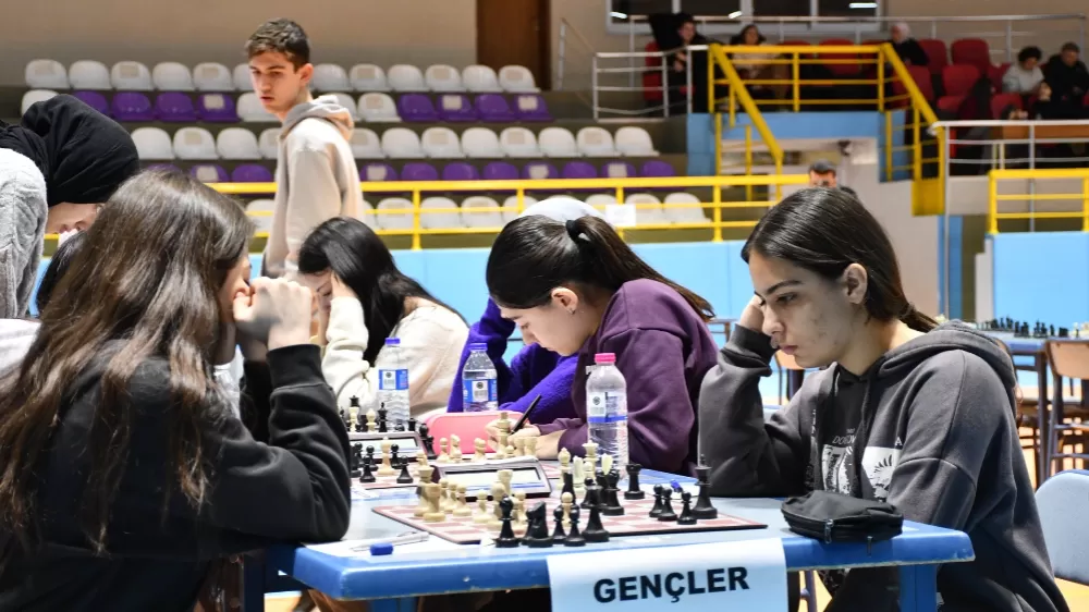 Gençler satranç müsabakaları sona erdi