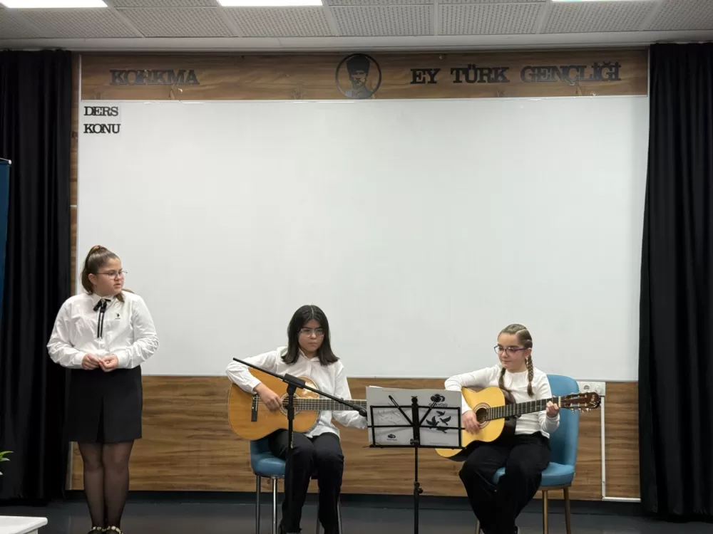 Bucak'ta “Dijital Aile” semineri yoğun katılımla gerçekleştirildi